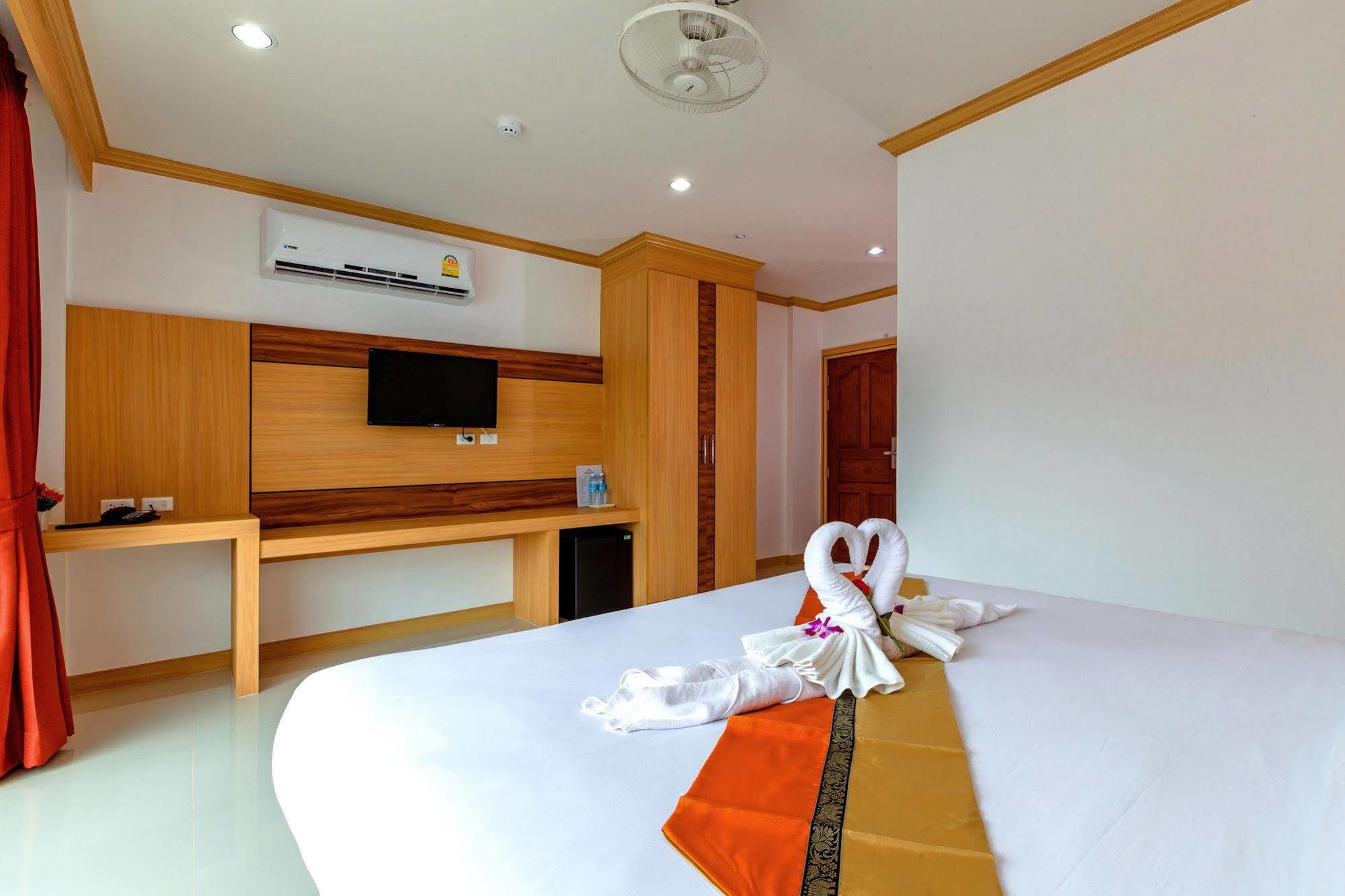 ภูษิตา เฮาส์ Hotel Patong ภายนอก รูปภาพ